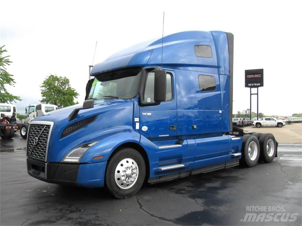 Volvo VNL64T760 Tractor Units
