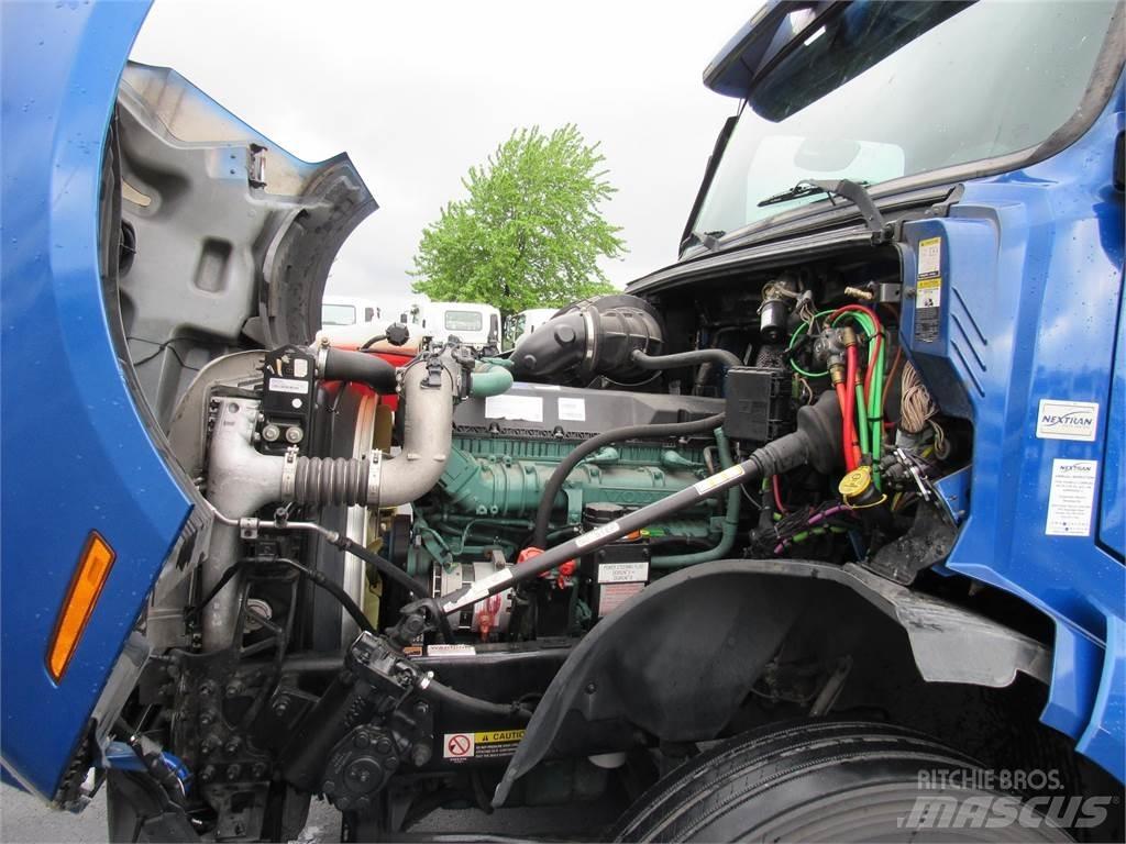 Volvo VNL64T760 Tractor Units