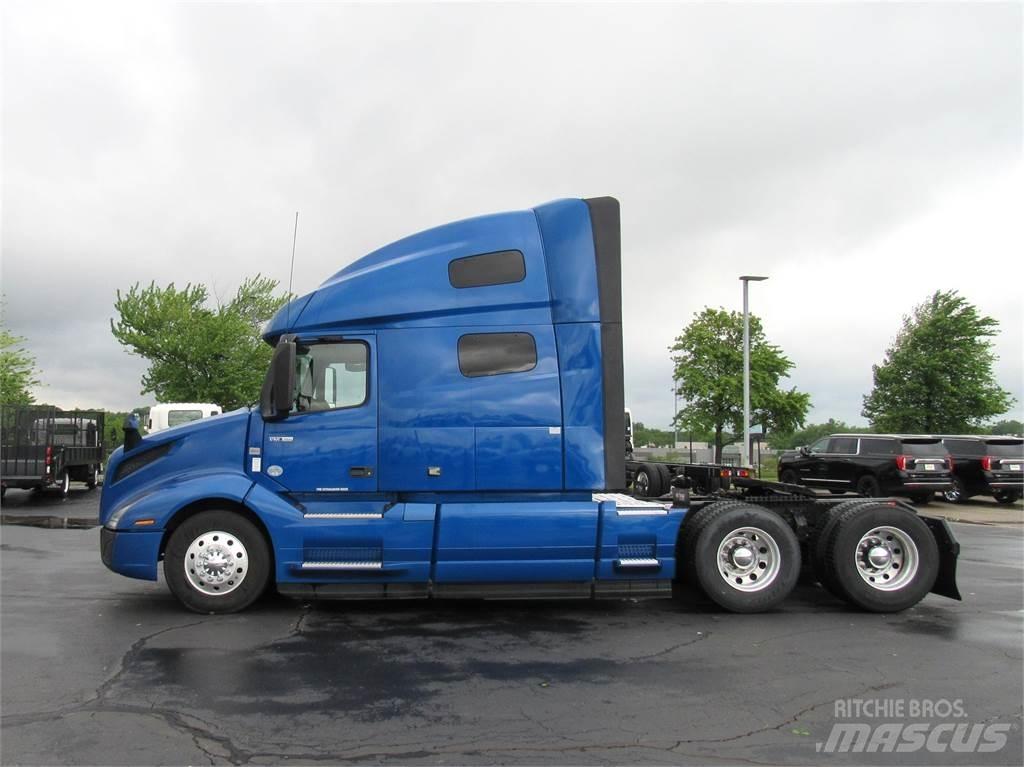 Volvo VNL64T760 Tractor Units