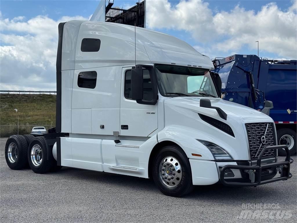 Volvo VNL64T760 Tractor Units