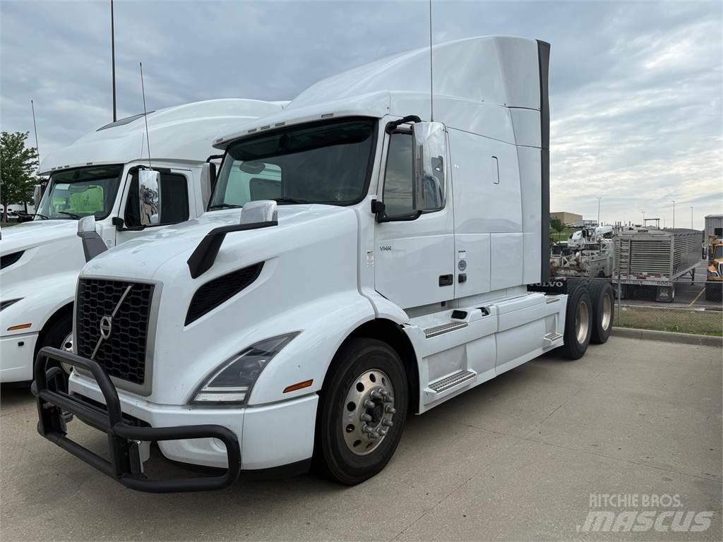 Volvo VNL64T760 Tractor Units