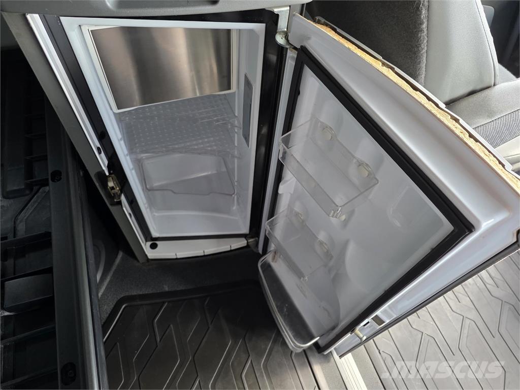 Volvo VNL64T760 Tractor Units