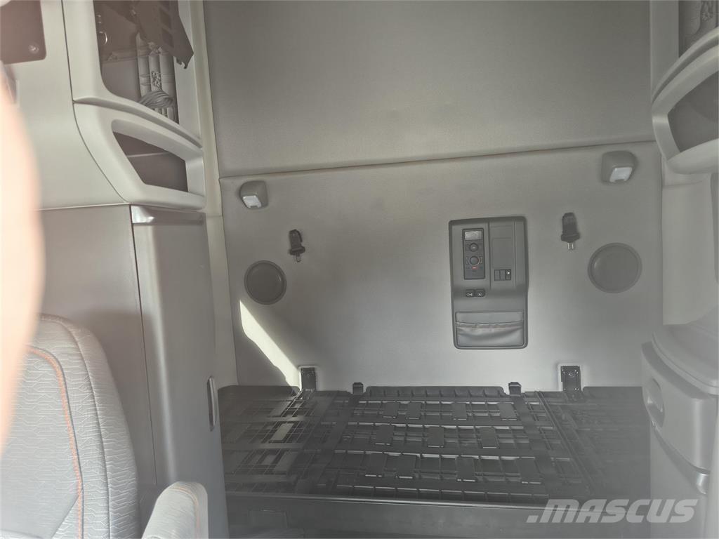 Volvo VNL64T760 Tractor Units