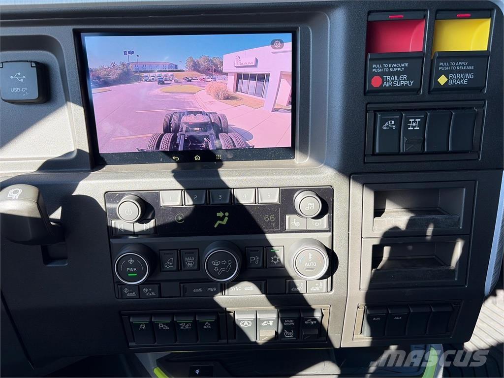 Volvo VNL64T860 Tractor Units