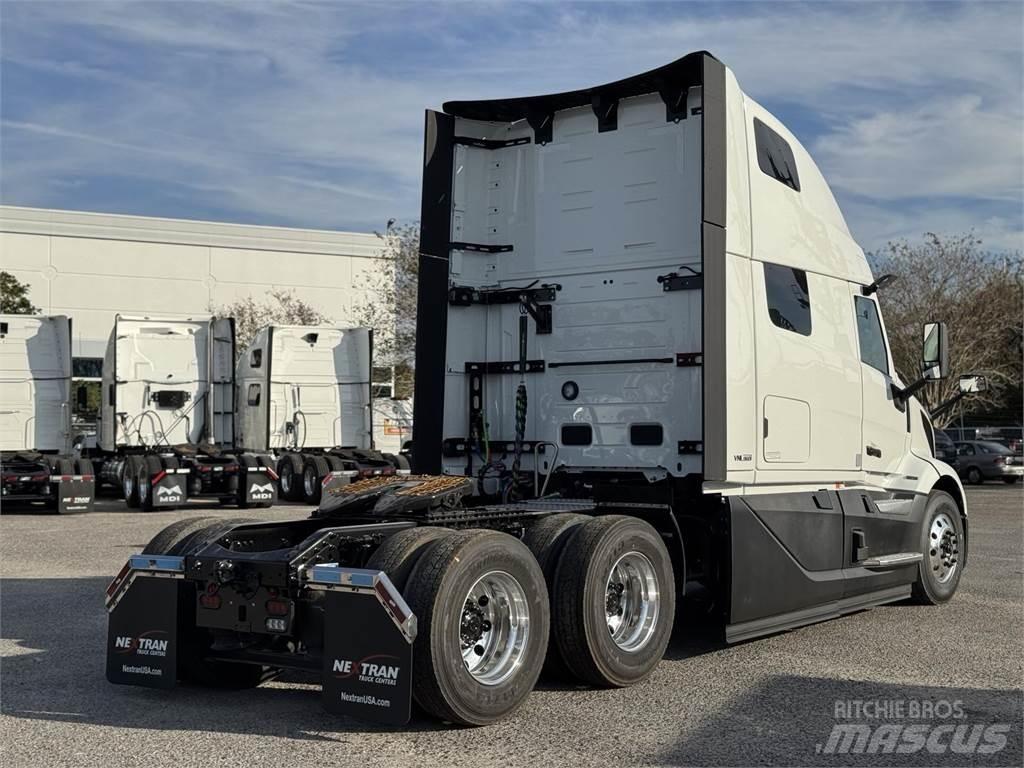 Volvo VNL64T860 Tractor Units