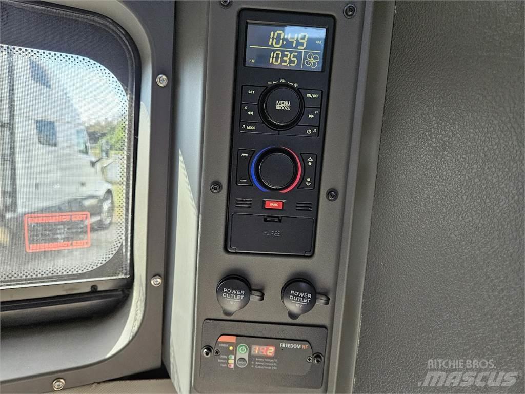 Volvo VNL64T860 Tractor Units