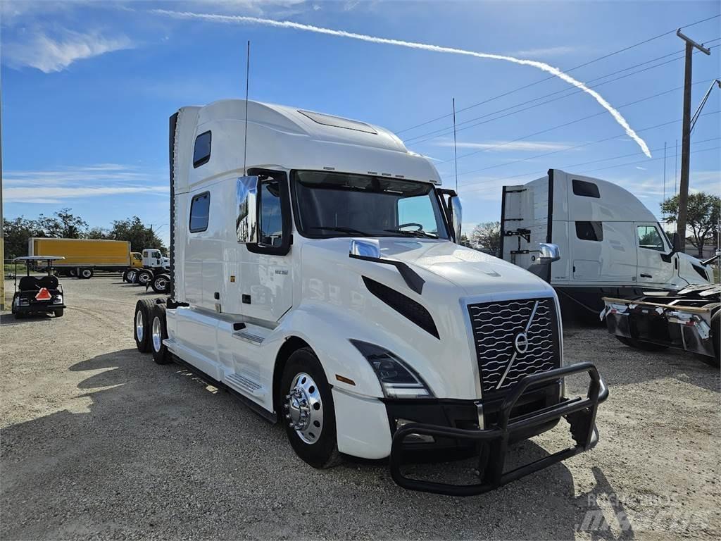 Volvo VNL64T860 Tractor Units