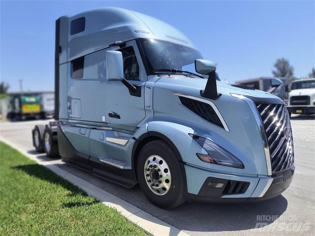 Volvo VNL64T860 Tractor Units