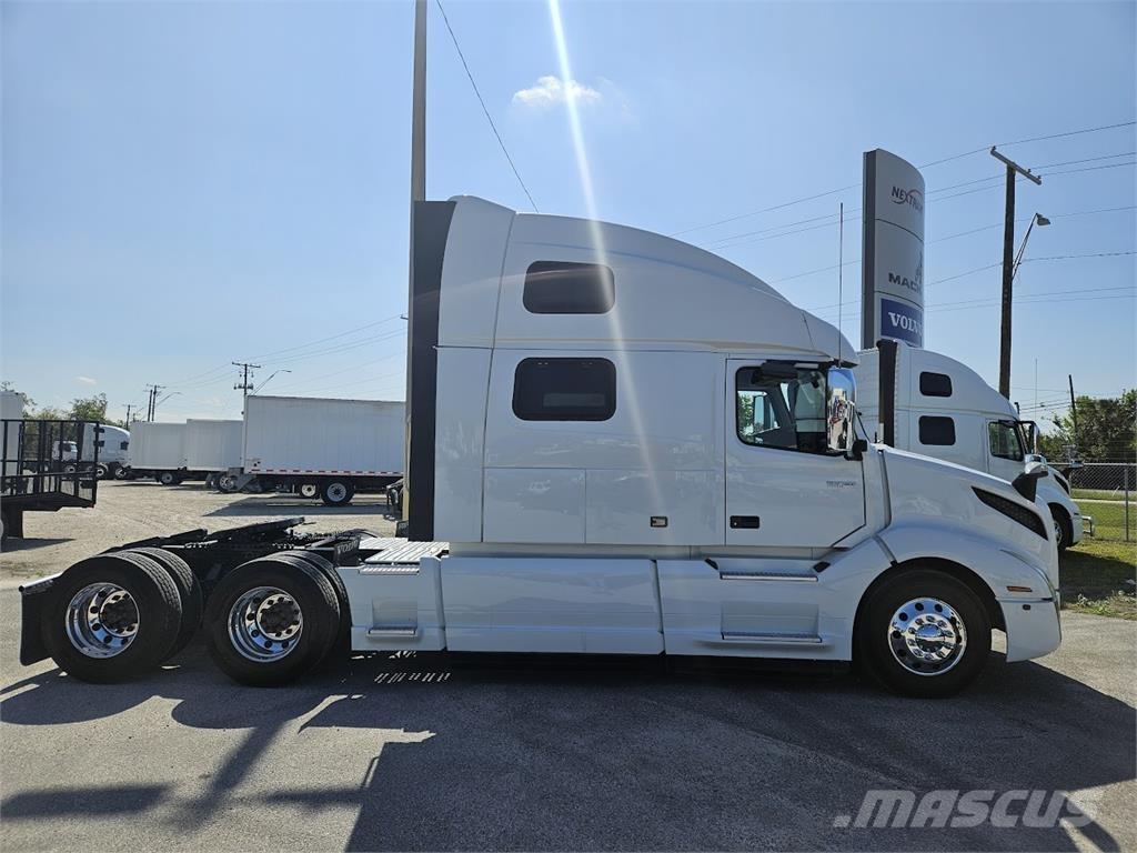 Volvo VNL64T860 Tractor Units