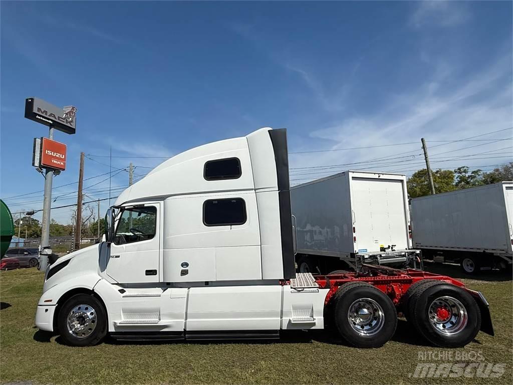 Volvo VNL64T860 Tractor Units