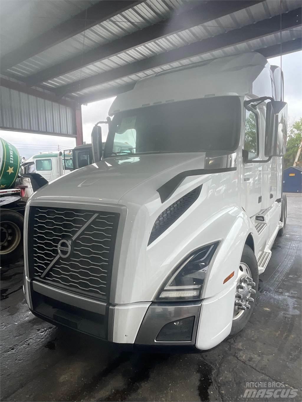 Volvo VNL64T860 Tractor Units