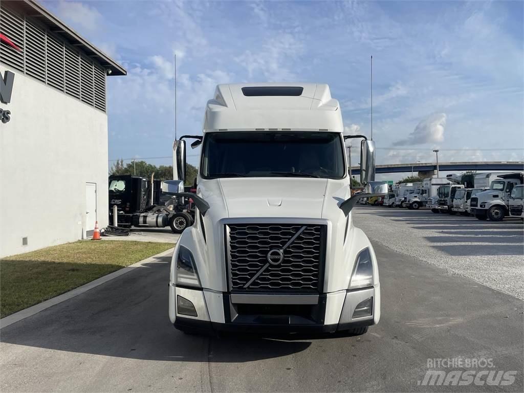 Volvo VNL64T860 Tractor Units