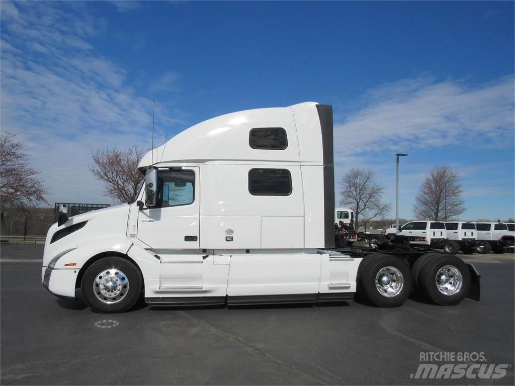 Volvo VNL64T860 Tractor Units