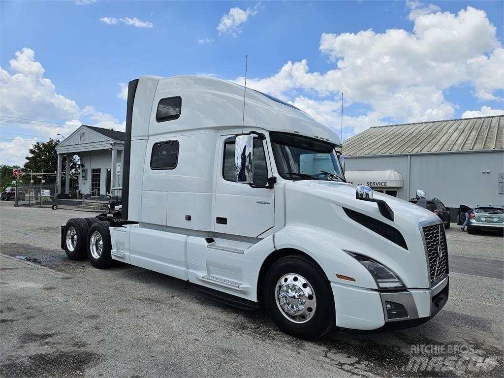 Volvo VNL64T860 Tractor Units