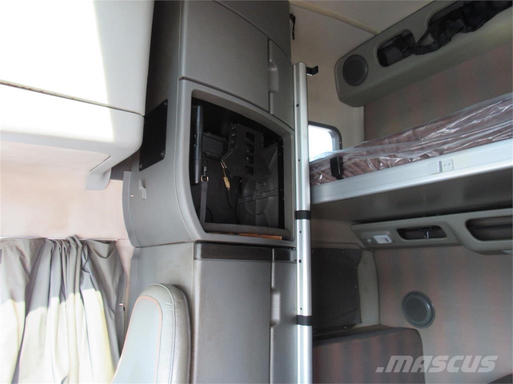 Volvo VNL64T860 Tractor Units