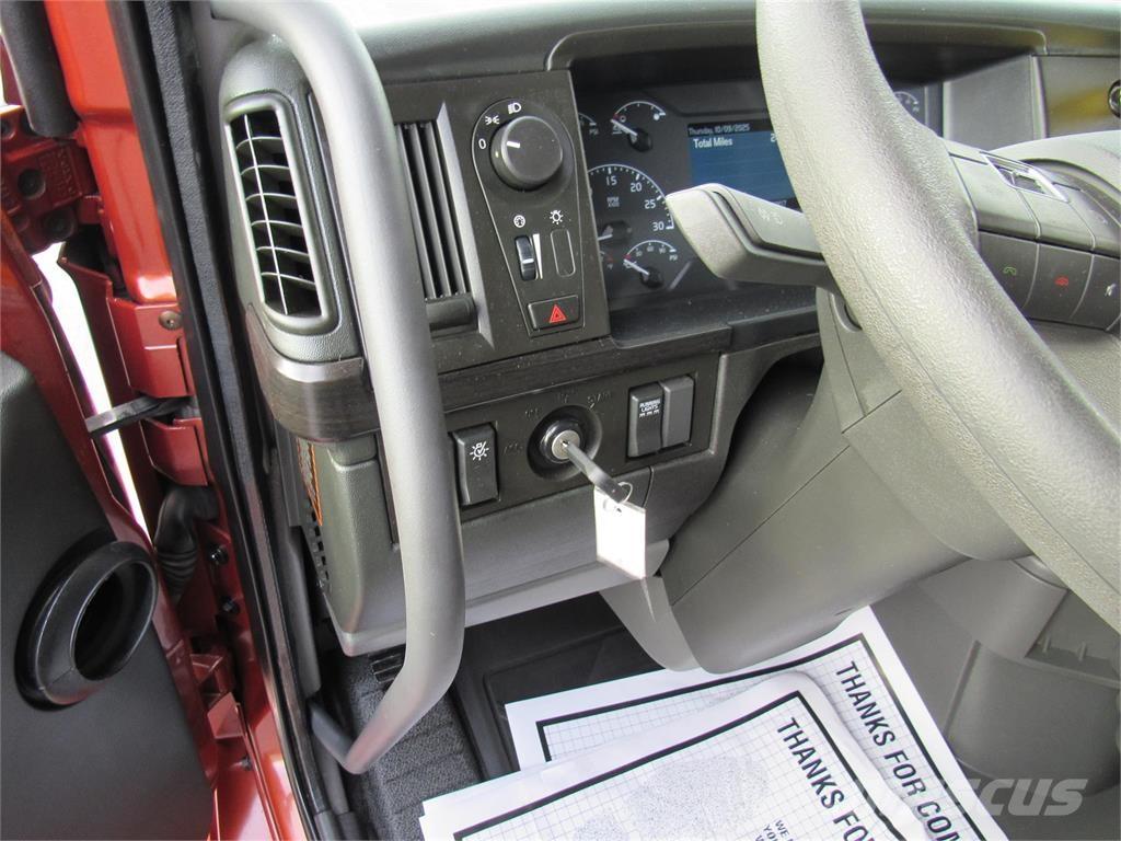 Volvo VNL64T860 Tractor Units