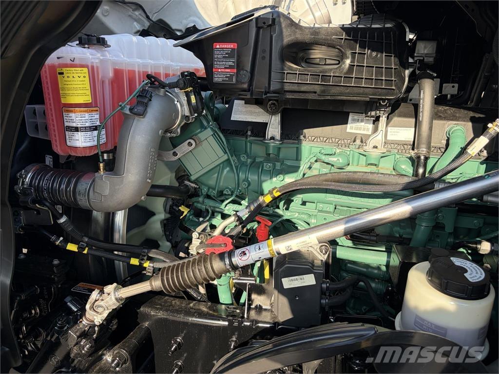 Volvo VNL64T860 Tractor Units