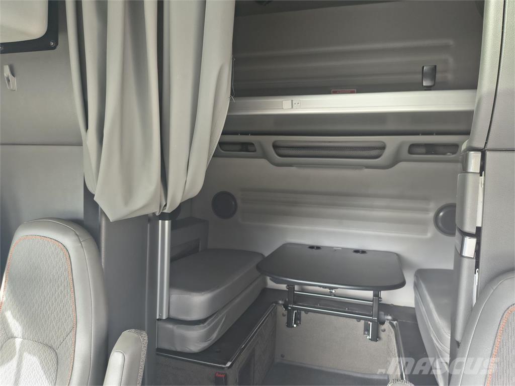 Volvo VNL64T860 Tractor Units