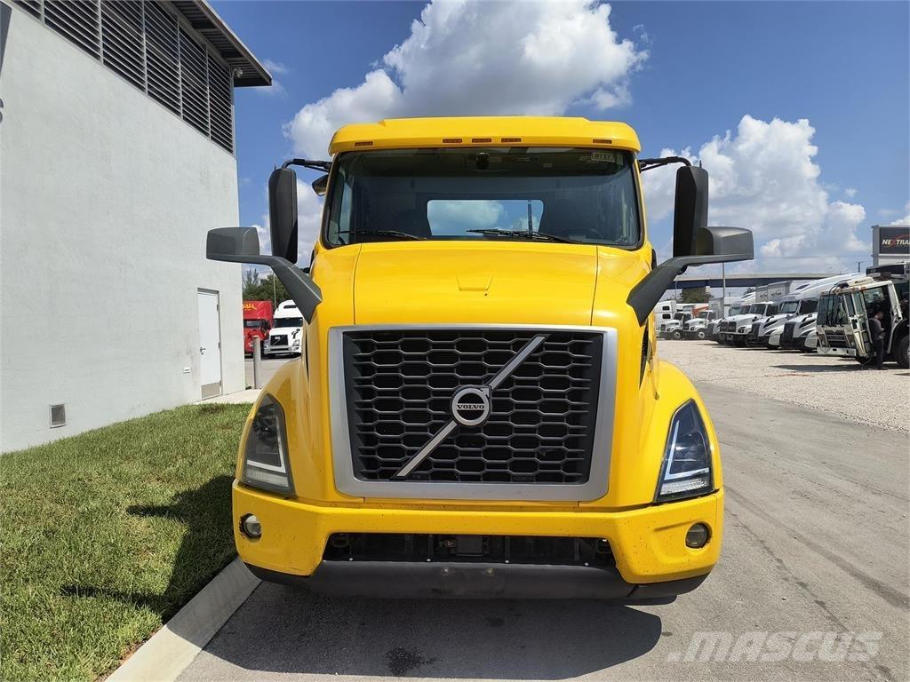 Volvo VNR64T Tractor Units