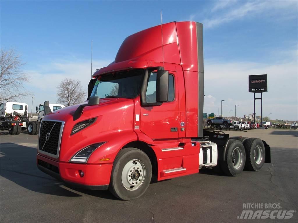 Volvo VNR64T300 Tractor Units