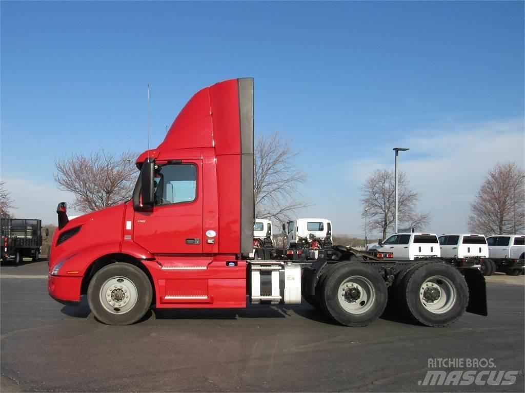 Volvo VNR64T300 Tractor Units