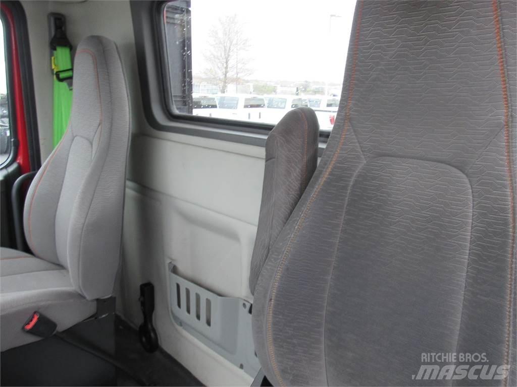 Volvo VNR64T300 Tractor Units