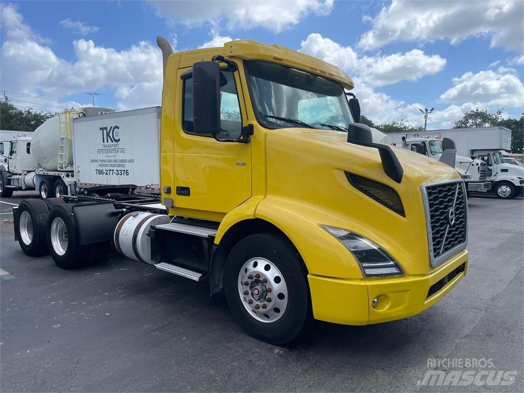 Volvo VNR64T300 Tractor Units