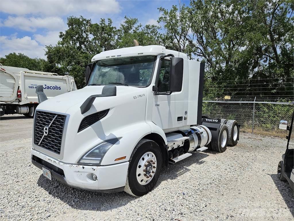 Volvo VNR64T300 Tractor Units