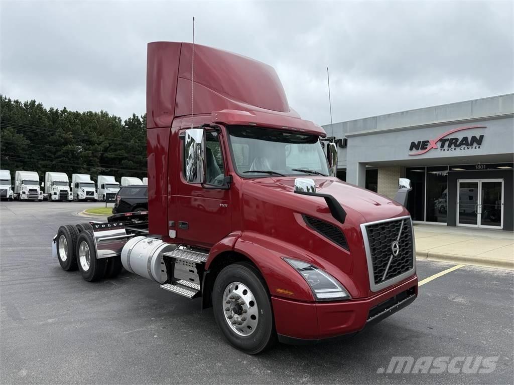 Volvo VNR64T300 Tractor Units