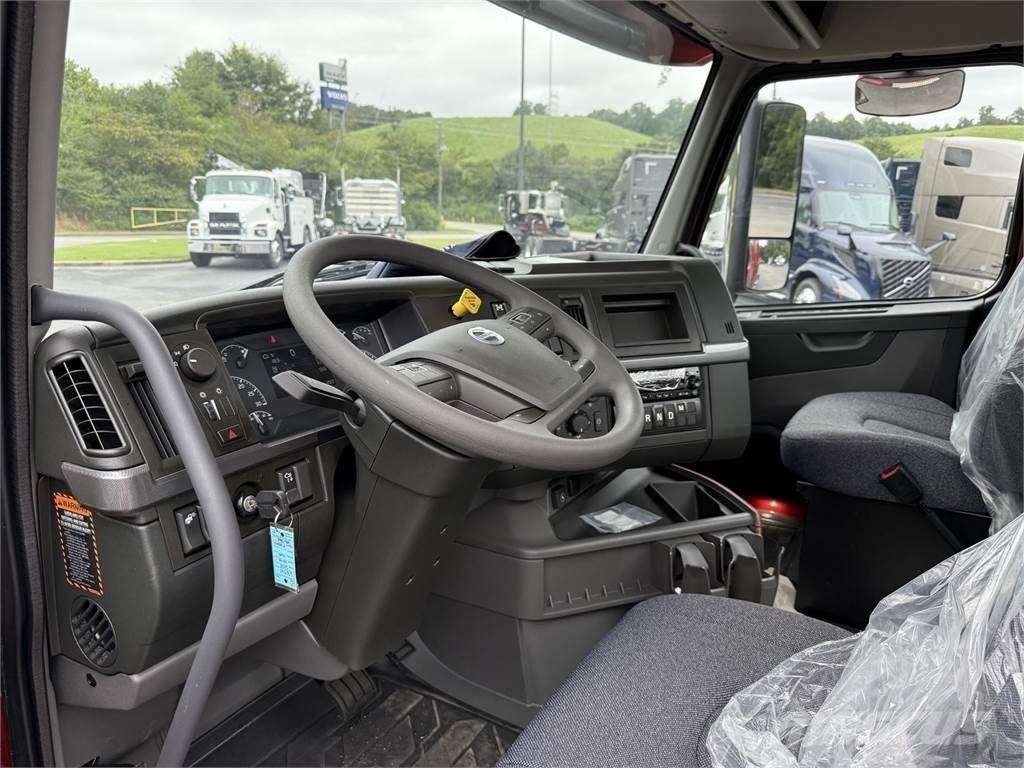 Volvo VNR64T300 Tractor Units