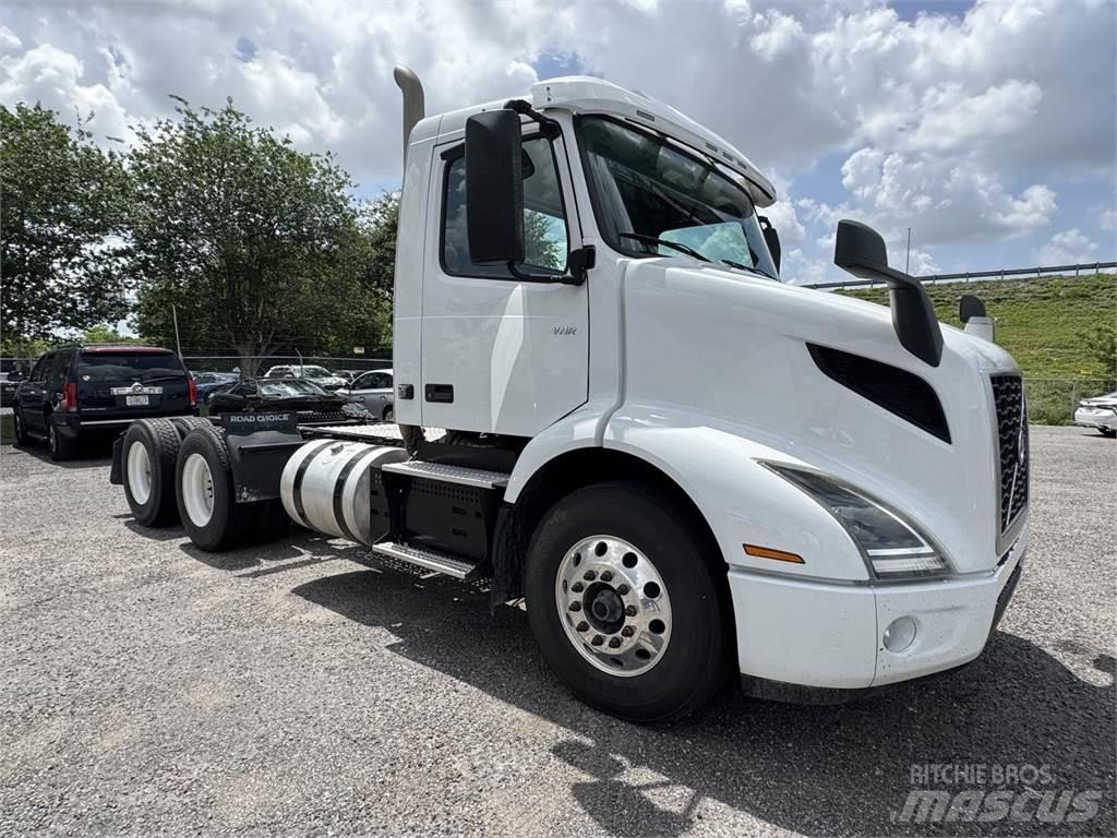Volvo VNR64T300 Tractor Units