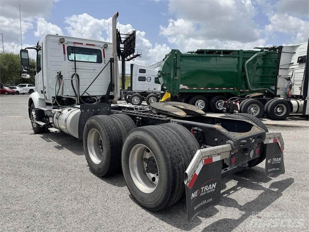 Volvo VNR64T300 Tractor Units