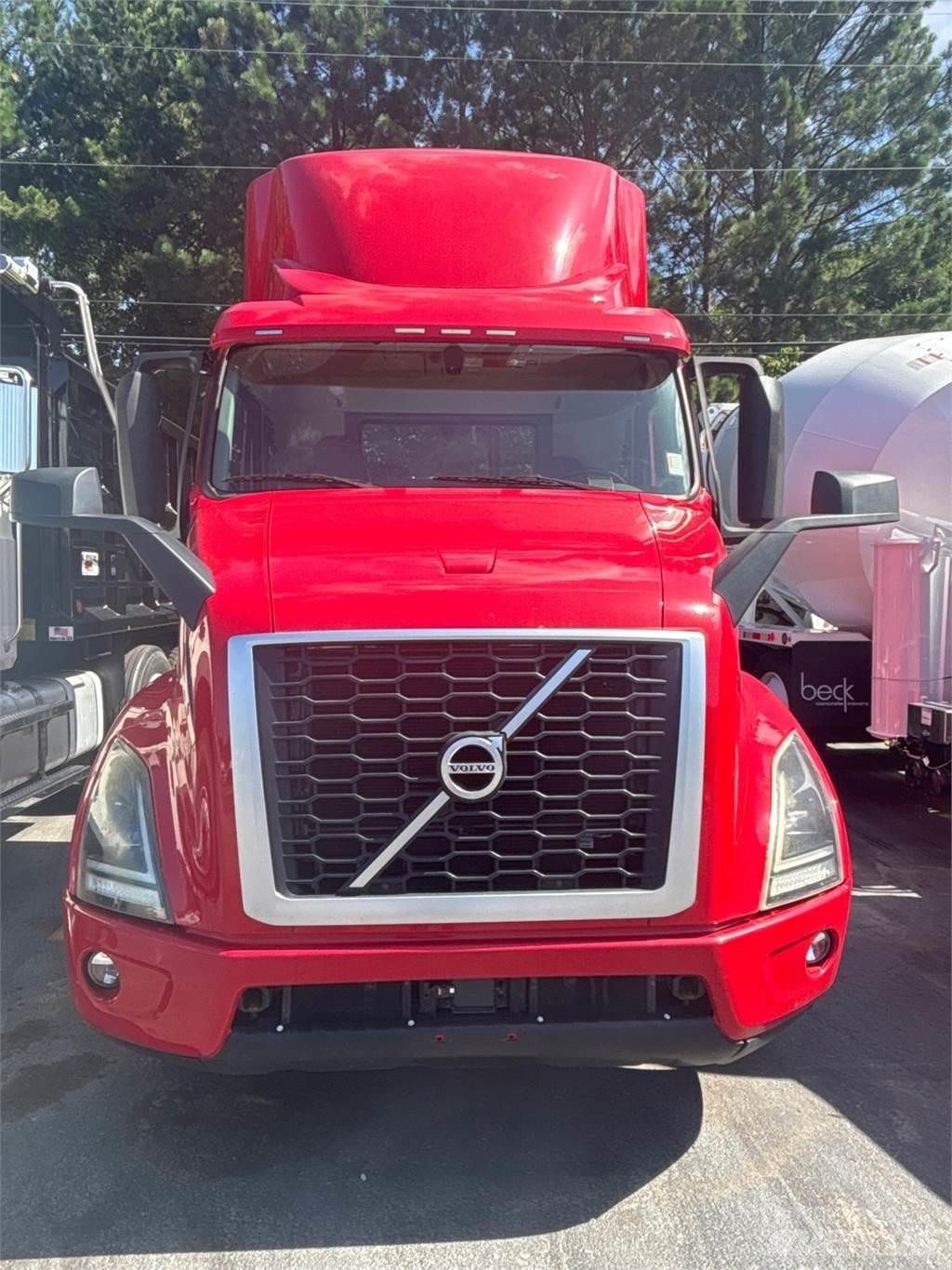 Volvo VNR64T300 Tractor Units