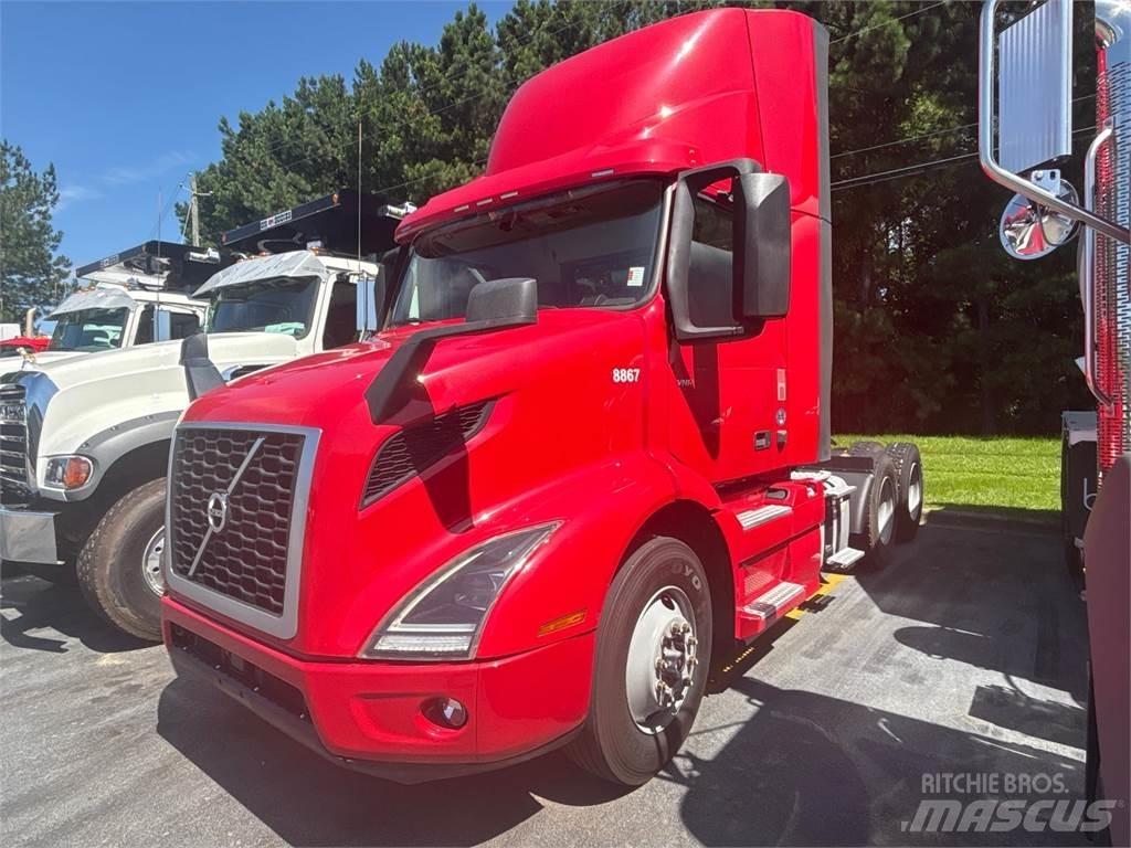 Volvo VNR64T300 Tractor Units
