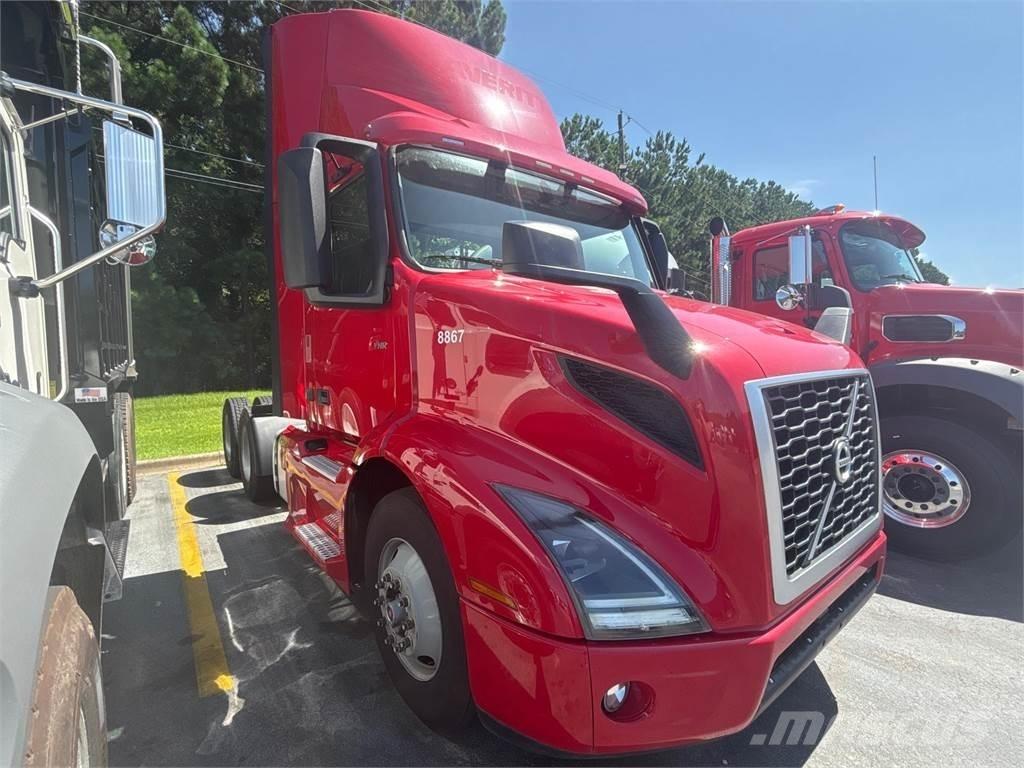 Volvo VNR64T300 Tractor Units