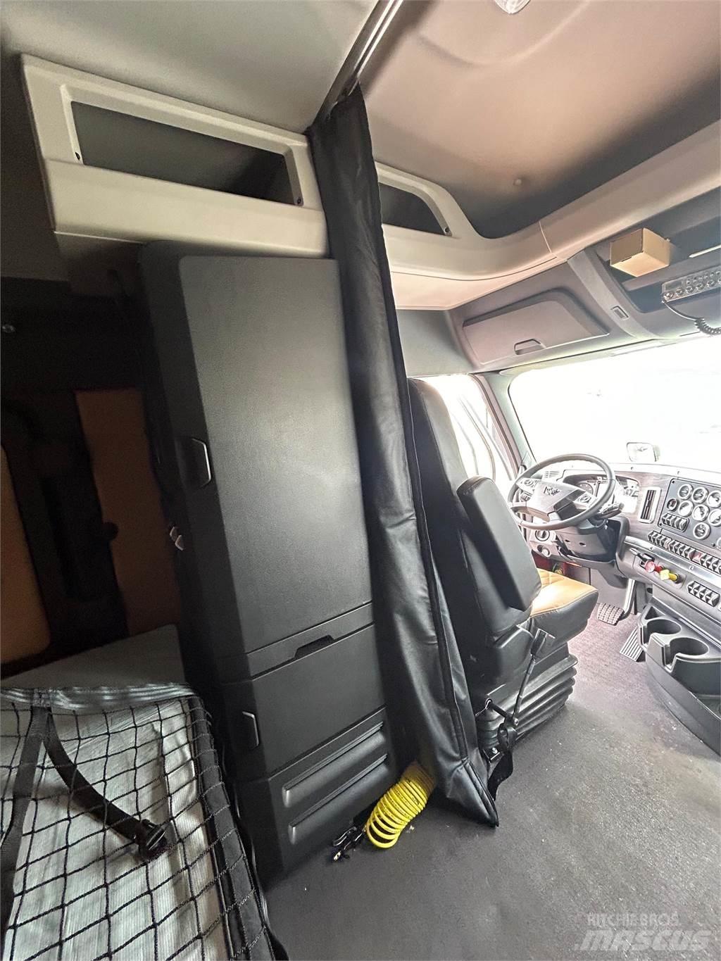 Western Star 49X Tractor Units