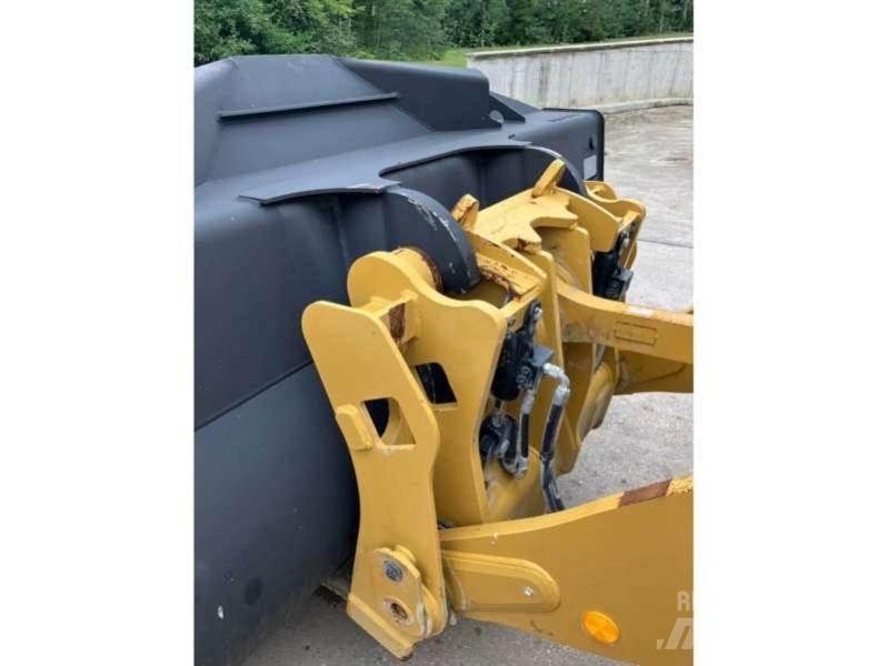 CAT 938M Wheel loaders