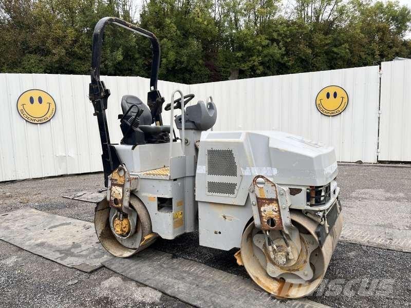 CAT CB24 Soil compactors