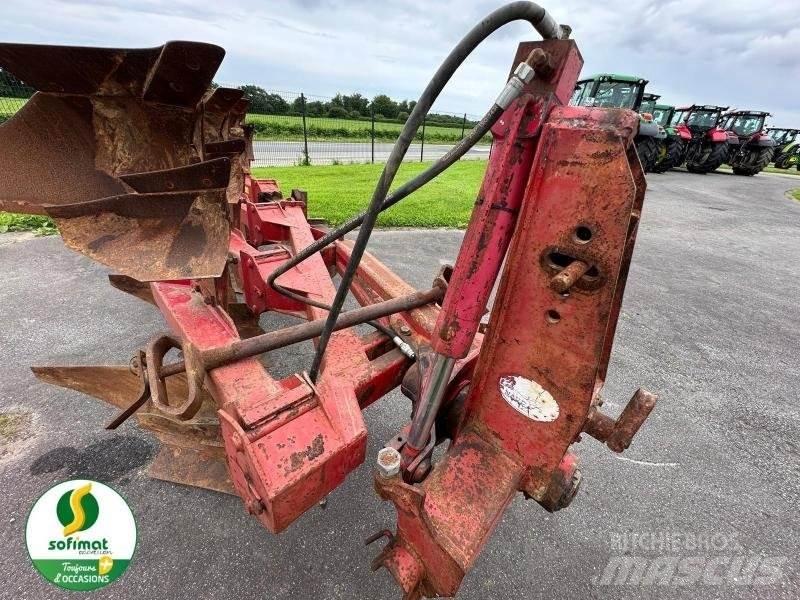 Naud RN304 Conventional ploughs