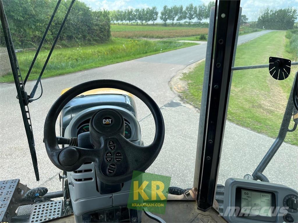 Challenger MT765 Tractors