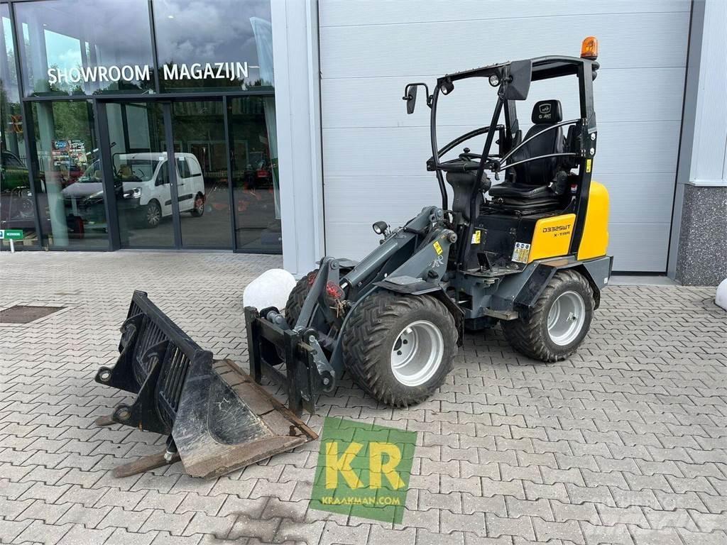 GiANT D332 Front loaders and diggers