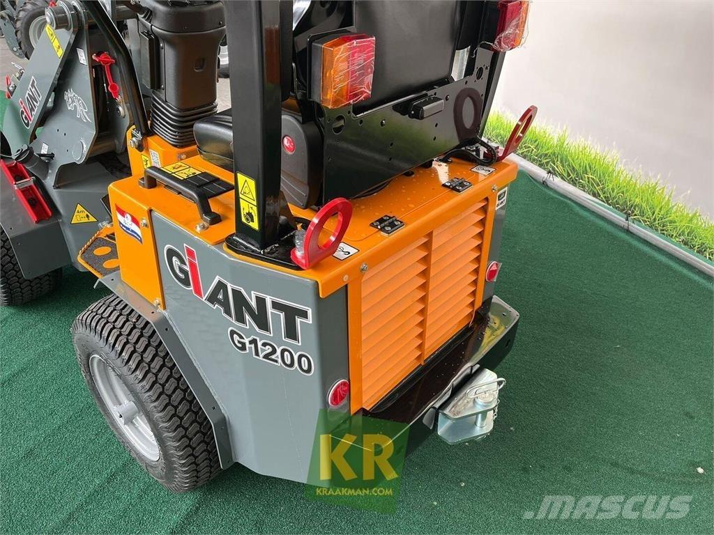 GiANT G1200 Front loaders and diggers