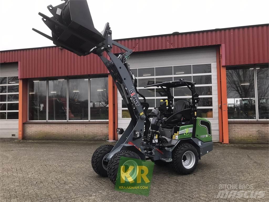 GiANT G2700E Front loaders and diggers