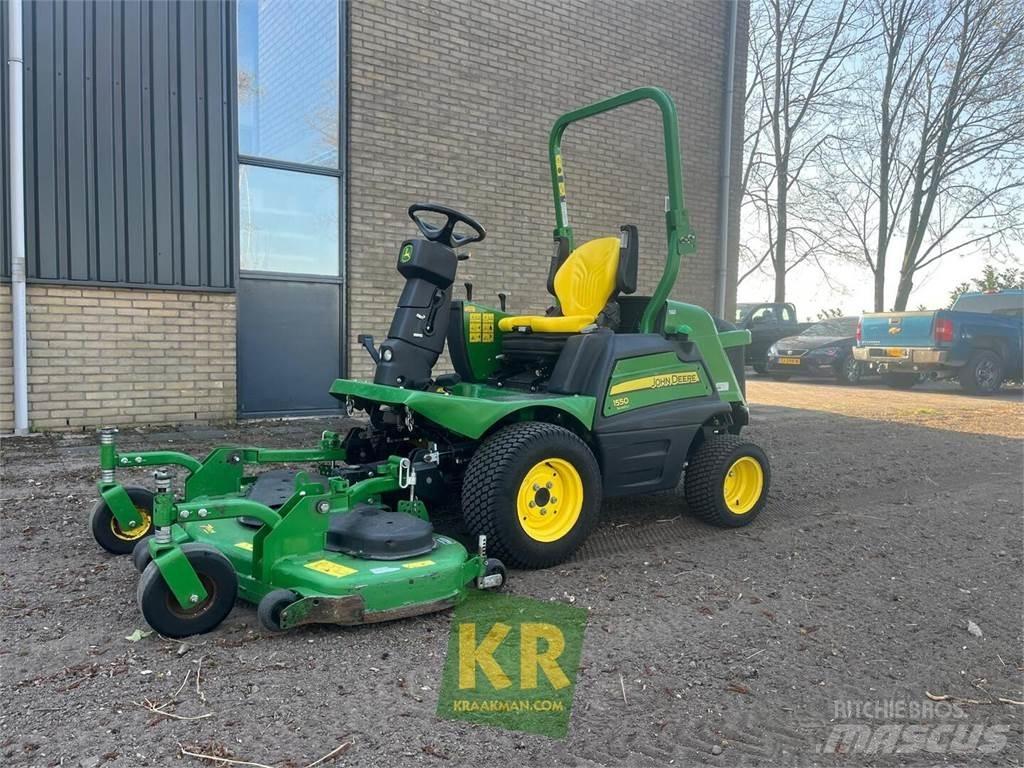 John Deere 1550 Riding mowers