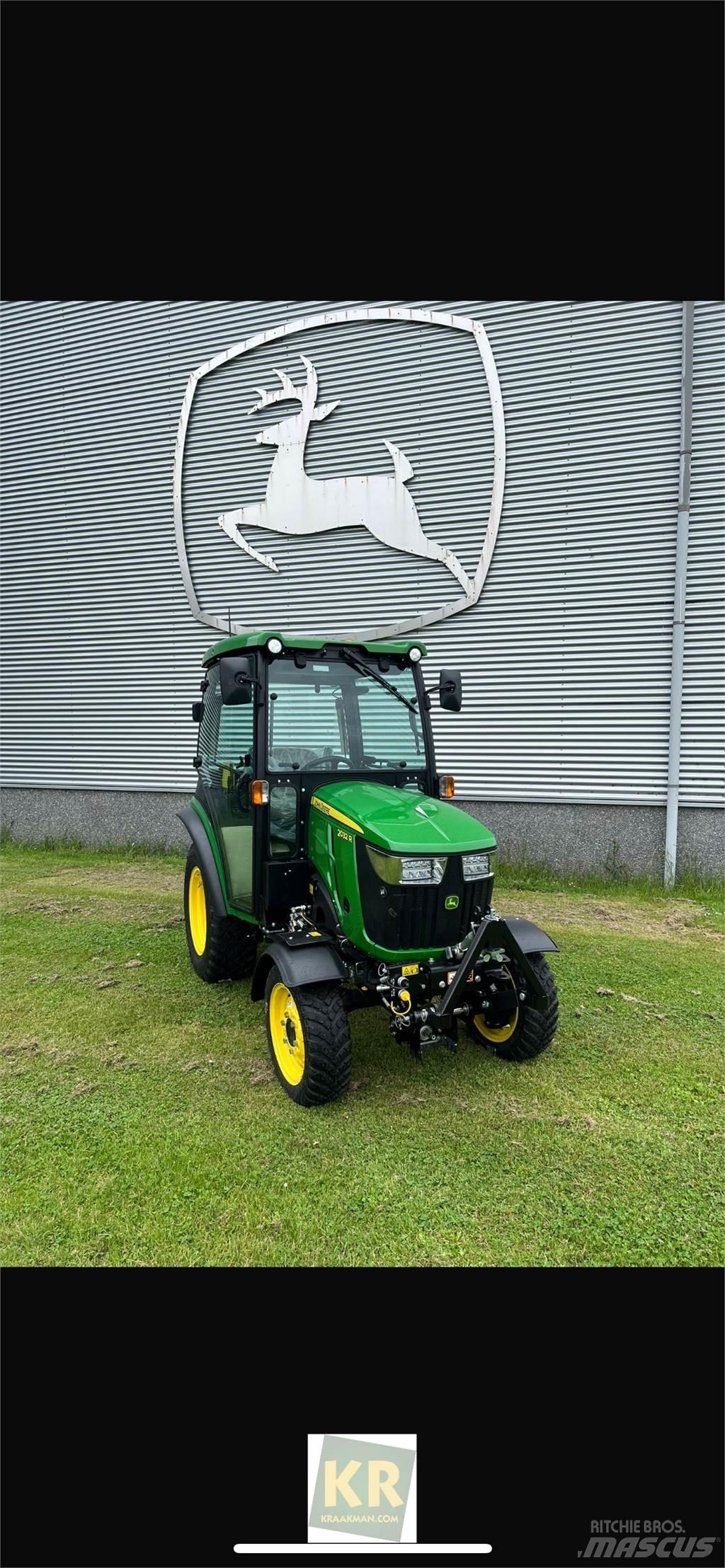 John Deere 2032R Compact tractors