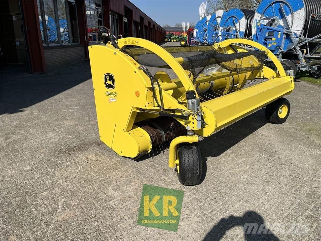 John Deere 630C Combine harvester heads