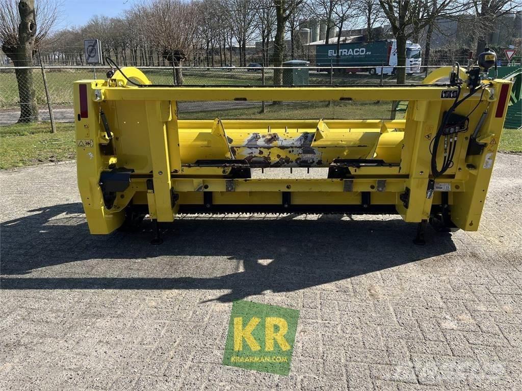 John Deere 630C Combine harvester heads