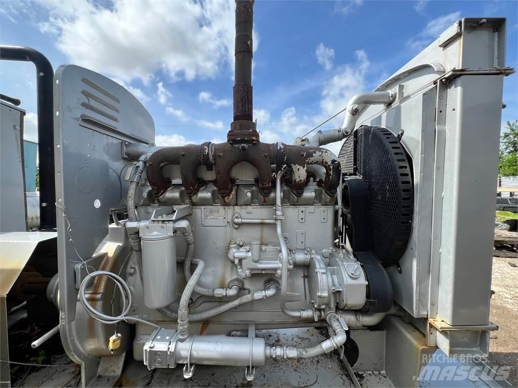 WAUKESHA F817 Engines