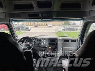Peterbilt 579 Tractor Units