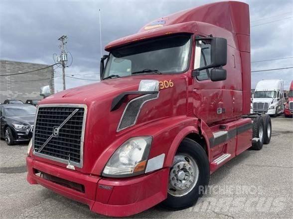 Volvo VNL64T730 Tractor Units